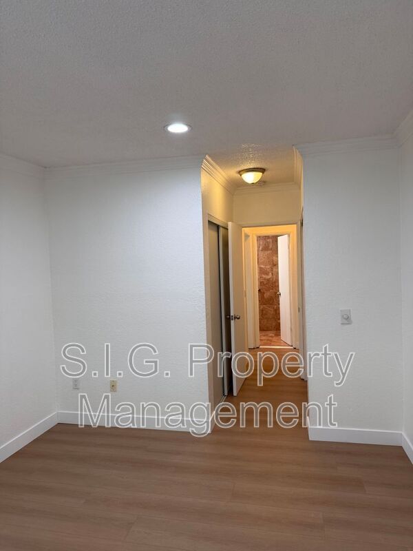 Building Photo - 10635 Sherman Grove Ave