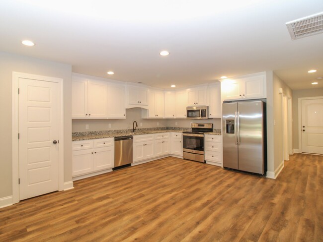 Building Photo - August Rent Special! $125 Rent Credit Per ...