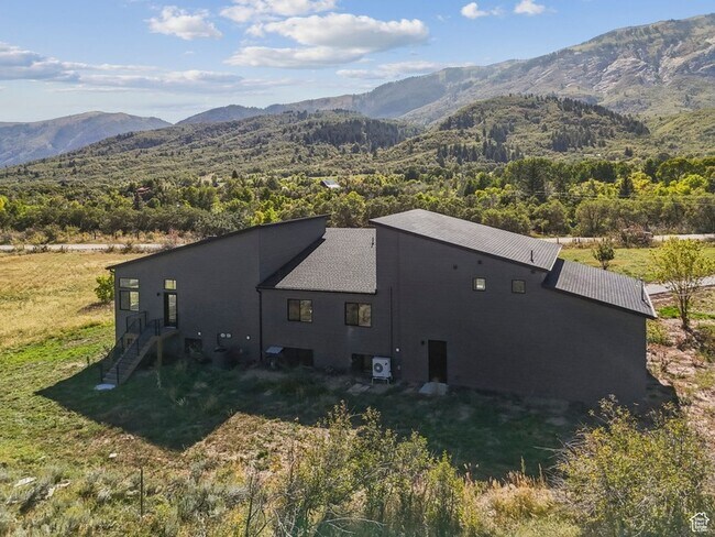Building Photo - 5866 N Fork Rd