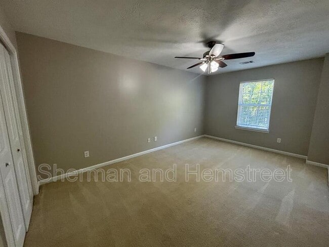 Building Photo - 1426 Collins Dr