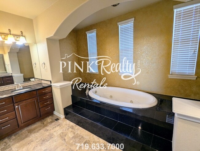 Building Photo - 7695 Wrangler Ridge Dr