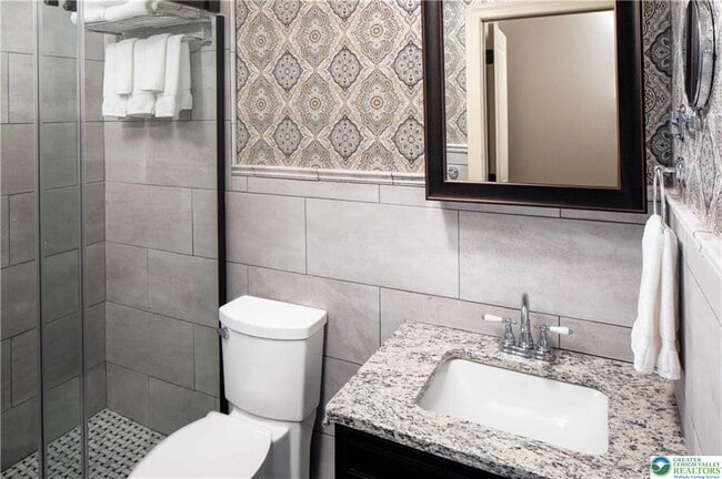 Building Photo - 462 Main St