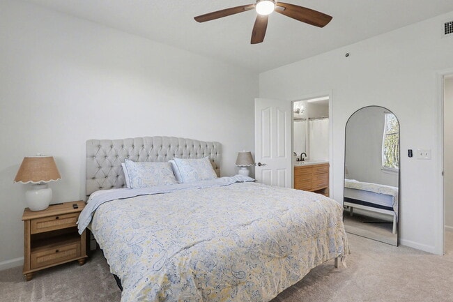 Building Photo - 2044 Alta Meadows Ln