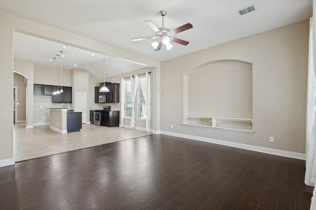 Building Photo - 594 Louder Way