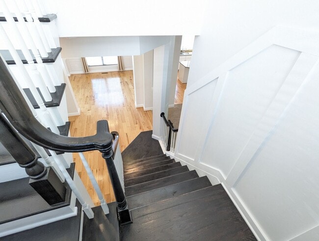 Building Photo - Impeccably maintained SFH in Clarksburg re...