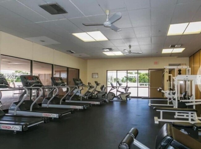 Building Photo - 20379 W Country Club Dr