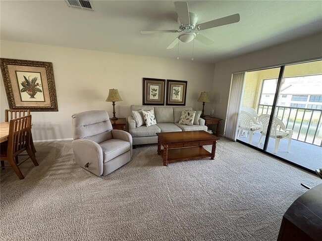 Building Photo - 335 3 Lakes Ln