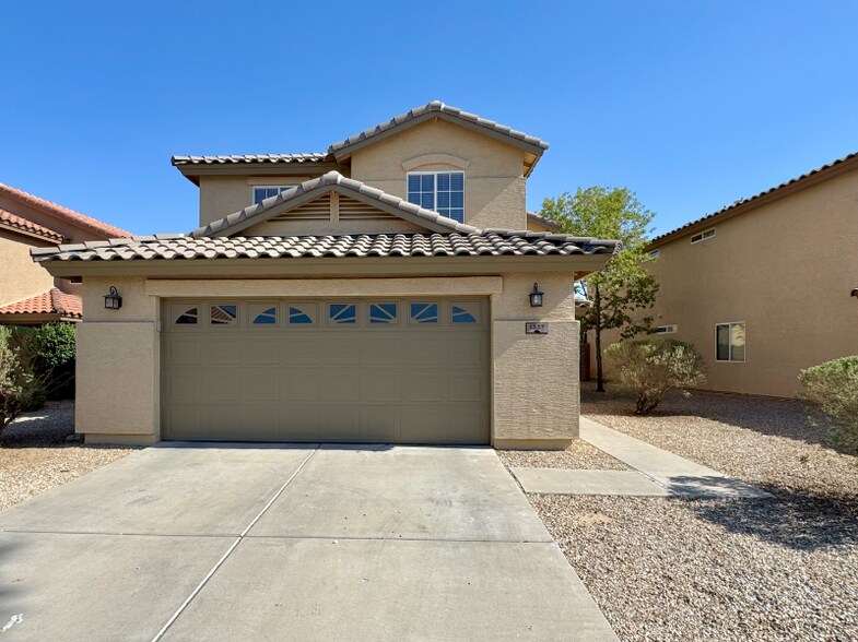 Primary Photo - 1337 E Stirrup Ln