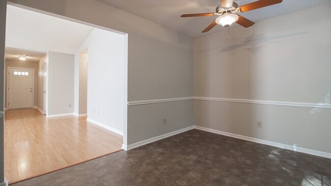 Building Photo - 642 Aspen St