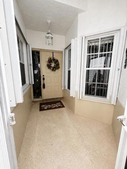 Building Photo - 6098 Lake Hibiscus Dr