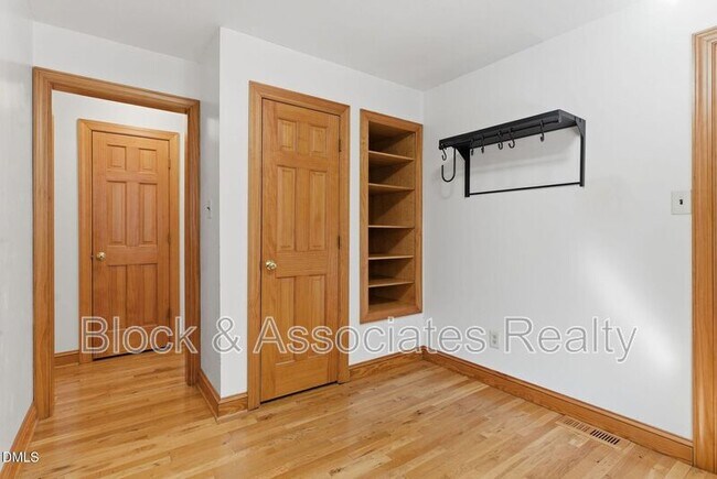 Building Photo - 1200 Boxwood Ln