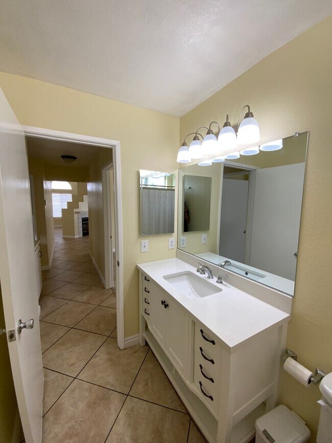 Building Photo - 31651 Willow View Pl
