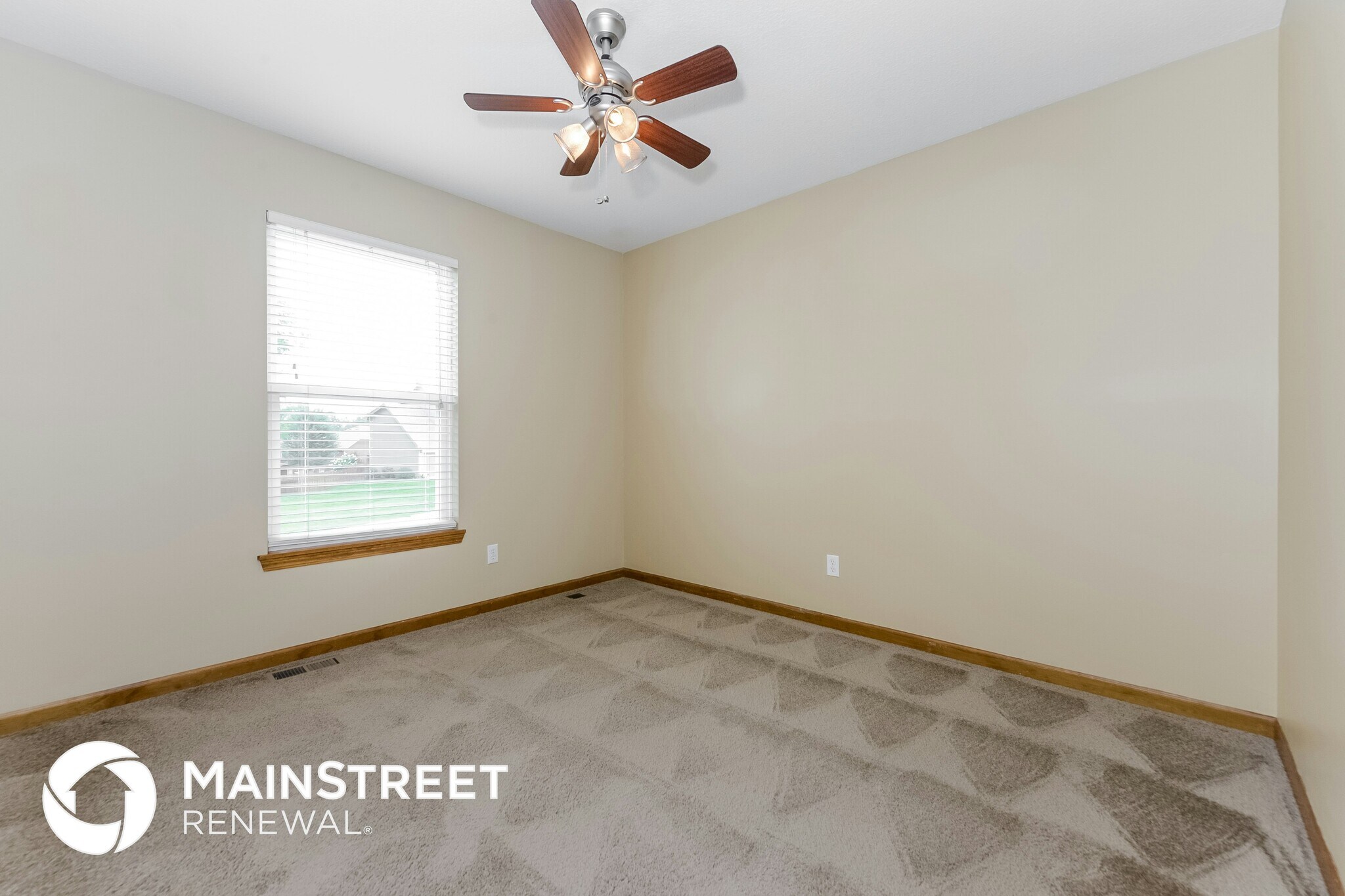 Building Photo - 1700 Clear Creek Dr