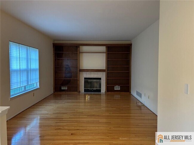 Building Photo - 12 Colmart Way