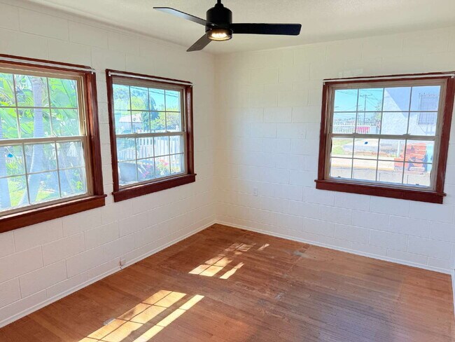 Building Photo - Beautifully Remodeled 4 Bed / 2.5 Bath Home for Rent – National City (ADA Friendly)