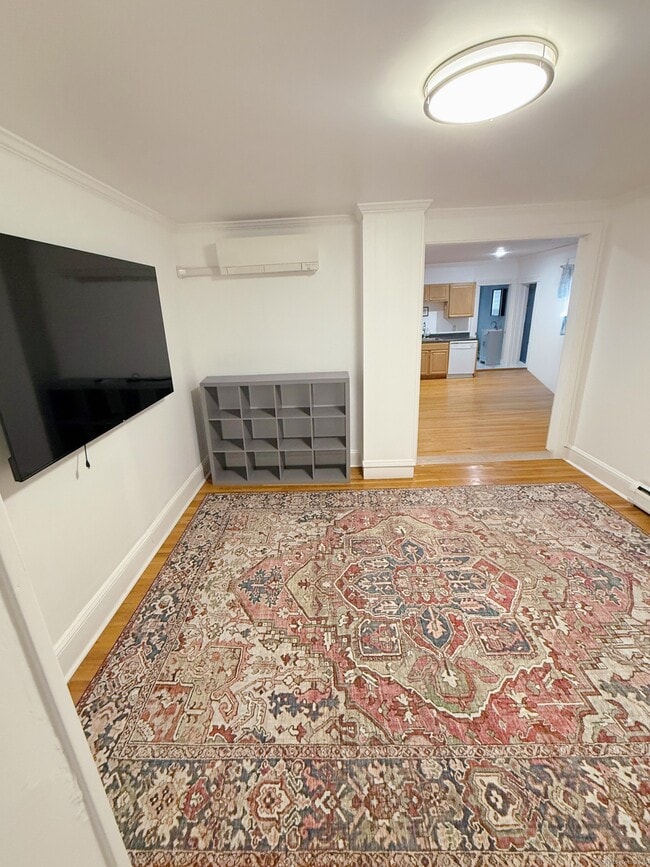 Building Photo - 1716 Farmington Ave