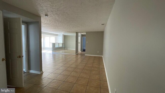 Building Photo - 4915 Riders Ct