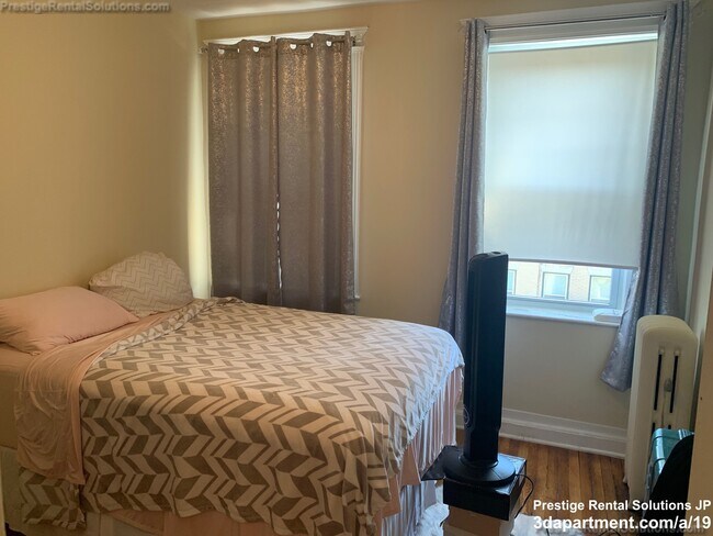 Building Photo - 91 Gordon St