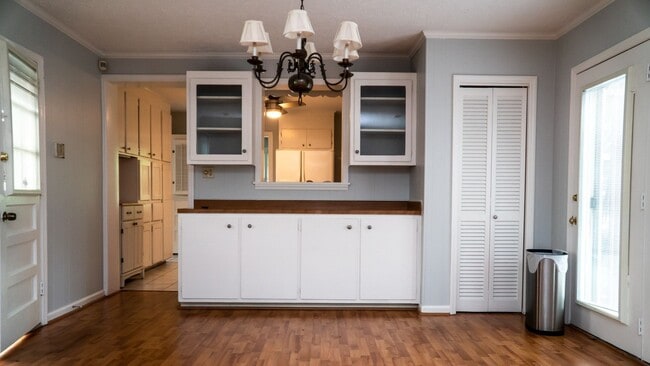 Building Photo - Four bedroom in Nashville