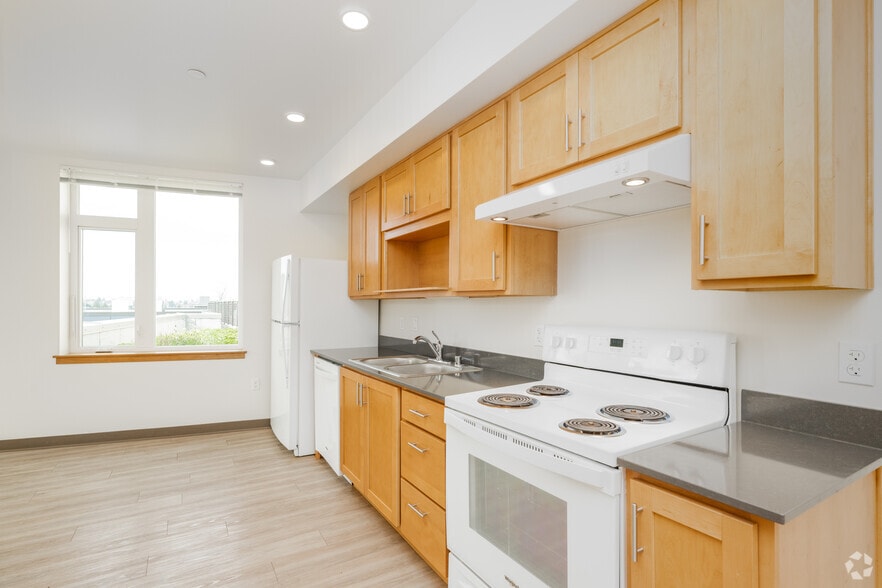 2BR, 1BA - 688SF Kitchen - Cedar Crossing