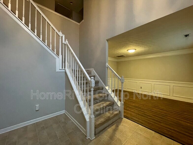 Building Photo - 5111 Eagle Creek Dr