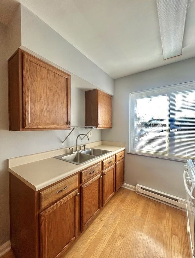 Building Photo - 3310 Stanhope Ave