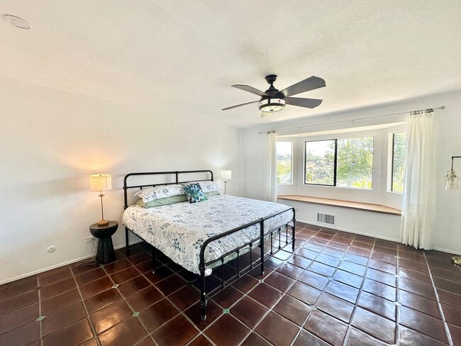 Building Photo - 1650 Winterwarm Dr