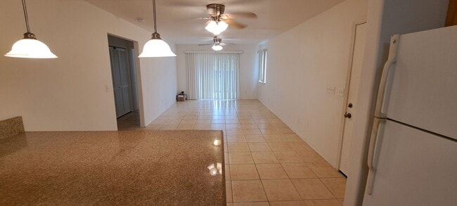 Building Photo - Ponahawai Quadplex