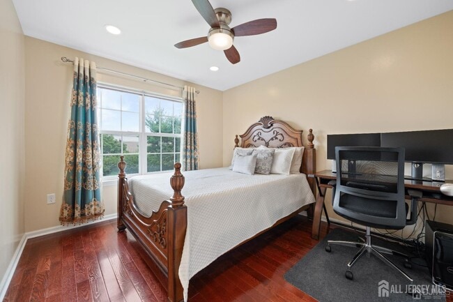 Building Photo - 2456 Canterbury Ln