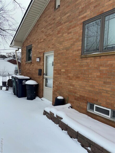 Building Photo - 1641 Fairview Ave