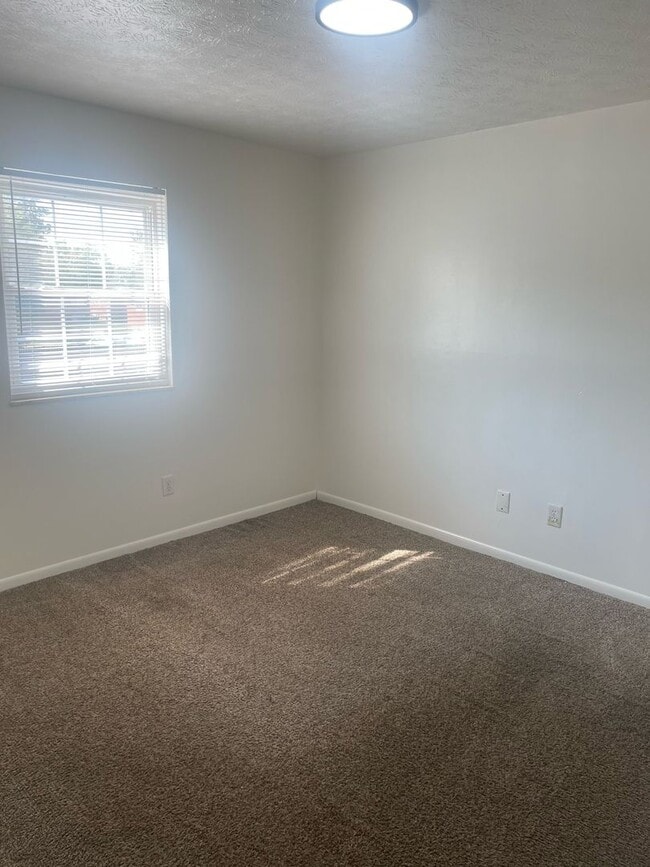 Building Photo - 850 Moon Rd