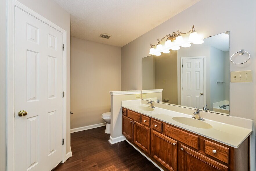 Building Photo - 482 Sanga Cir W