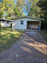 Building Photo - 2932 Walker Ave