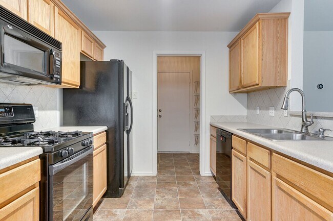 Building Photo - 3602 Spring Canyon Trail