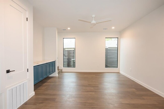 Building Photo - 4906 Aberdeen Cir