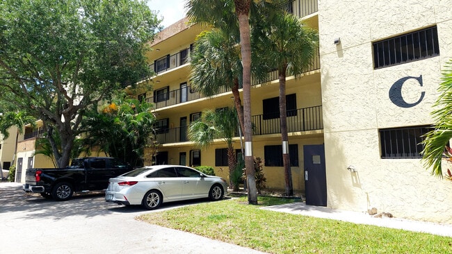 Building Photo - 367 S Federal Hwy