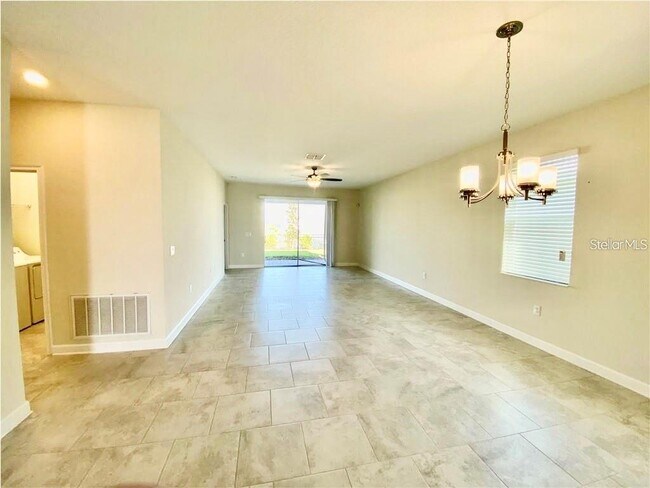 Building Photo - 1498 Bunker Dr