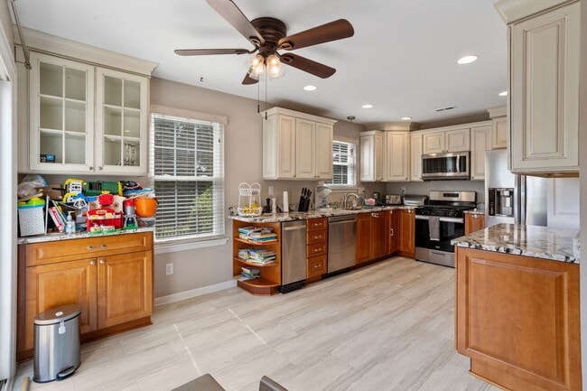 Building Photo - 3 Bd / 2.5 Bth Council Rock Townhome