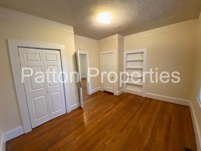 Building Photo - 2221 Greene St
