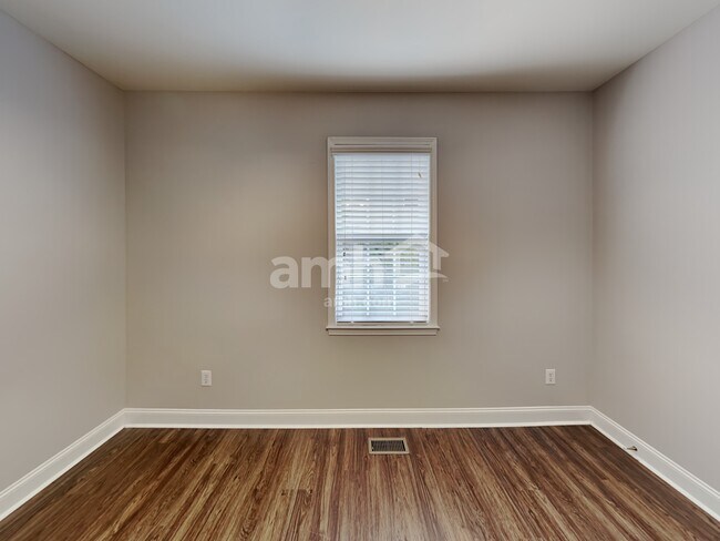 Building Photo - 912 Pristine Ln