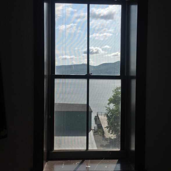 Building Photo - 12 Front St