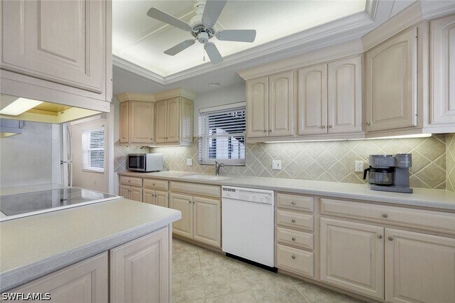 Building Photo - 3400 Gulf Shore Blvd N