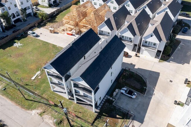 Building Photo - 1812 Palmetto Landing Dr
