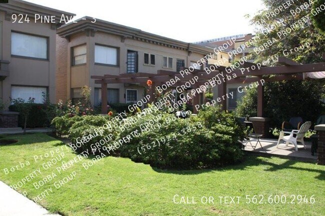 Building Photo - 924 Pine Ave