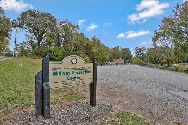 Building Photo - 1344 Midlawn Dr