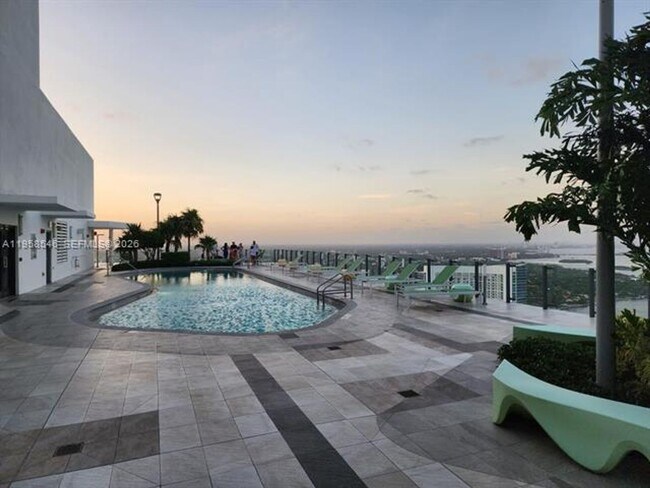 Building Photo - 501 NE 31st St