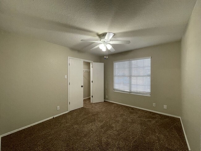 Building Photo - Single Family Home For Rent