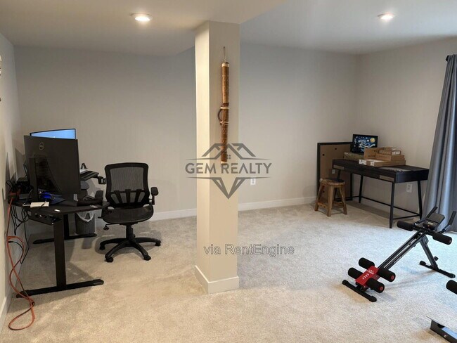 Building Photo - 6504 Hawkeye Dr