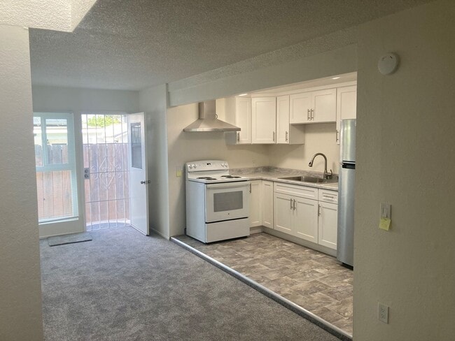 Building Photo - Newly Updated Studio In North Park