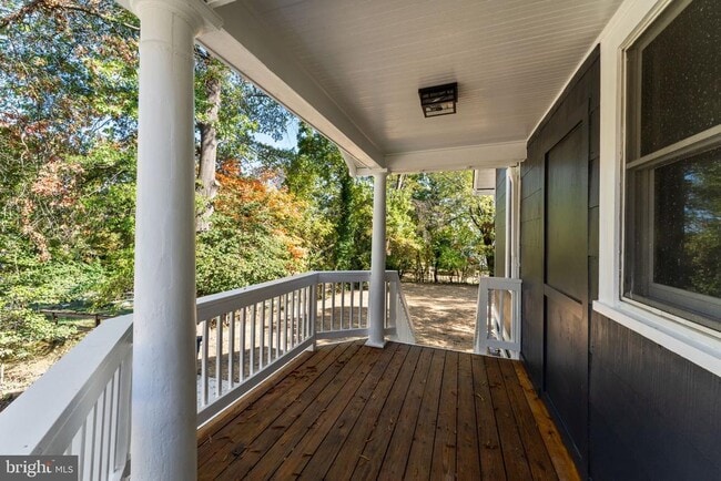 Building Photo - 6107 44th Ave